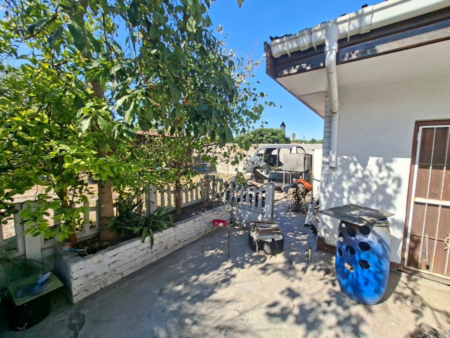 3 Bedroom Property for Sale in Mabille Park Western Cape